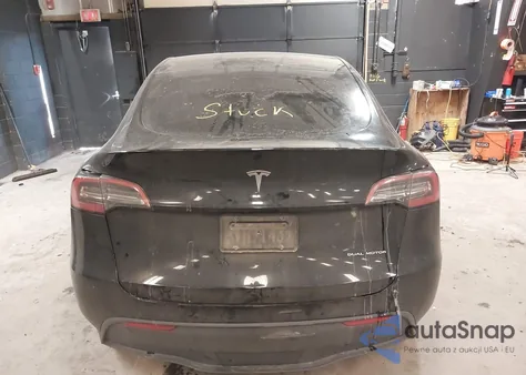 2022 Tesla Model Y Long Range Dual Motor All-Wheel Drive z USA, uszkodzony, nr VIN 7SAYGDEE4NF320766